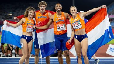 BIRMINGHAM - Terrence Agard, Lieke Klaver, Jonas Phijffers en Myrte van der Schoot tijdens de finale 4x400 mixed relay op de EK atletiek. Het is voor het eerst dat de Europese Kampioenschappen georganiseerd worden in Groot-Brittannië. IRIS VAN DEN BROEK / ANP
