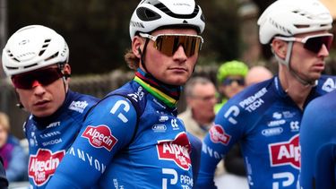 epa12809273 Dutch rider Mathieu van der Poel of team Alpecin-Premier Tech ahead of the second stage of the Tirreno-Adriatico cycling race over 206km from Camaiore to San Gimignano, Italy, 10 March 2026.  EPA/ROBERTO BETTINI