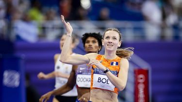 PARIJS - Nederlandse atleet Femke Bol tijdens de halve finale op de 400 meter horden tijdens de Olympische Spelen. ANP ROBIN VAN LONKHUIJSEN