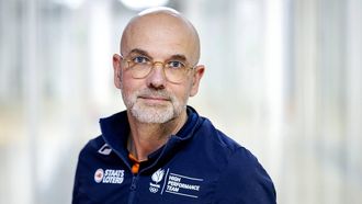 ARNHEM - André Cats, directeur topsport van TeamNL poseert na afloop van een persgesprek op Papendal. De bijeenkomst staat in het teken van de Olympische Winterspelen van Milaan Cortina. ANP ROBIN VAN LONKHUIJSEN