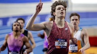 APELDOORN - Jonas Phijffers in actie tijdens de finale van de 400 meter op de tweede en laatste dag van het NK atletiek indoor. ROBIN VAN LONKHUIJSEN / ANP