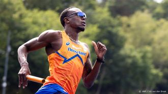 2023-08-11 11:57:02 ARNHEM - Liemarvin Bonevacia tijdens de training van de Nederlandse WK-atletiekploeg voorafgaand aan de wereldkampioenschappen atletiek in Boedapest. ANP IRIS VAN DEN BROEK