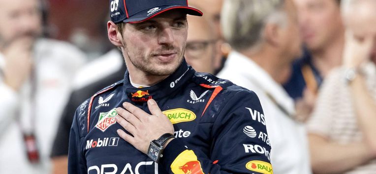 ABU DHABI - Max Verstappen (Red Bull Racing) op het Yas Marina Circuit na het winnen van de Abu Dhabi Grand Prix. Lando Norris (McLaren), die als derde eindigde, pakte de wereldtitel. ANP SANDER KONING