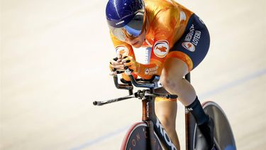 HEUSDEN-ZOLDER - Baanwielrenner Lisa van Belle in actie op de individuele achtervolging tijdens de vierde dag van de Europese kampioenschappen baanwielrennen in Belgie. ANP BAS CZERWINSKI