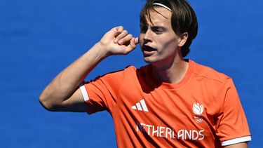 Netherlands' forward #51 Duco Telgenkamp celebrates scoring his team's fourth goal in the men's semi-final field hockey match between Netherlands and Spain during the Paris 2024 Olympic Games at the Yves-du-Manoir Stadium in Colombes on August 6, 2024. 
Arun SANKAR / AFP