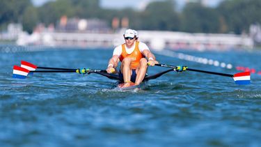 AMSTERDAM -  Simon van Dorp en Melvin Twellaar tijdens de heats voor de mannen dubbeltwee op de wereldkampioenschappen roeien op de Bosbaan in het Amsterdamse Bos. IRIS VAN DEN BROEK / ANP