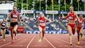 HENGELO - Winnaar Lieke Klaver tijdens 200 meter vrouwen op het NK Atletiek in het FBK stadion. ANP ROBIN UTRECHT