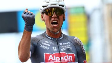 Alpecin-Deceuninck team's Belgian rider Timo Kielich celebrates after winning the Antwerp Port Epic men's elite one day cycling race, 182 km in and around Antwerp, the second race of the Lotto Belgium Cup, on June 9, 2025. 
 
DAVID PINTENS / Belga / AFP