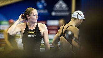 2023-07-23 10:44:39 FUKUOKA - Marrit Steenbergen na afloop van de 200 wissel slag tijdens het WK Zwemmen in Japan. ANP KOEN VAN WEEL