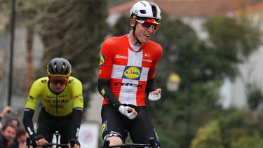 Lidl-Trek's Danish cyclist Mattias Skjelmose (R) celebrates crossing the finish line during the 6th stage of the Paris-Nice cycling race, 198,5 km between Sisteron and La Colle-sur-Loup, on March 8, 2024. 
Thomas SAMSON / AFP