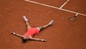 China's Zheng Qinwen reacts to beating Croatia's Donna Vekic during their women's singles final tennis match on Court Philippe-Chatrier at the Roland-Garros Stadium during the Paris 2024 Olympic Games, in Paris on August 3, 2024.  
CARL DE SOUZA / AFP