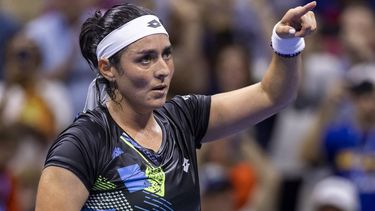 2023-09-03 04:31:21 Tunisia's Ons Jabeur celebrates her win against Czech Republic's Marie Bouzkova during the US Open tennis tournament women's singles third round match at the USTA Billie Jean King National Tennis Center in New York City, on September 2, 2023. 
COREY SIPKIN / AFP