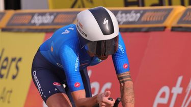 epa11598781 Mattia Cattaneo from Italy approaches the finish line during the Men Elite ITT of the UEC Road European Championships cycling race Limburg-Flanders, a 31.2 km individual time trial from Heusden-Zolder to Hasselt in Hasselt, Belgium, 11 September 2024.  EPA/OLIVIER MATTHYS