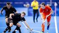 PARIJS - Nederlandse hockeyer Seve van Ass in actie tegen Hannes Mueller van Duitsland en Justus Weigand van Duitsland tijdens de finale tegen Duitsland op de Olympische Spelen. ANP REMKO DE WAAL