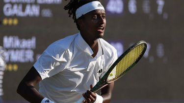 2023-07-07 19:57:26 Sweden's Mikael Ymer waits to receive a serve from Colombia's Daniel Elahi Galan during their men's singles tennis match on the fifth day of the 2023 Wimbledon Championships at The All England Tennis Club in Wimbledon, southwest London, on July 7, 2023.  
Adrian DENNIS / AFP