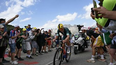 Lidl - Trek team's Danish rider Mads Pedersen wearing the sprinter's green jersey cycles in the Col de la Croix de Fer ascent during the 20th stage of the 113th edition of the Tour de France cycling race, 170,9 km between Le Bourg-d'Oisans and Alpe d'Huez in the French Alps, on July 25, 2026. 
Loic VENANCE / AFP