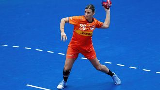 FREDERIKSHAVN - Strafworp Angela  Malestein van Nederland in actie tegen Spanje tijdens de hoofdronde groep IV WK handbal wedstrijd in de Arena Nord. ANP RONALD HOOGENDOORN