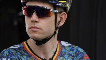 Team Visma - Lease a Bike team's Belgian rider Wout Van Aert looks on at the start of the 3rd stage of the 111th edition of the Tour de France cycling race, 230,5 km between Piacenza and Turin, on July 1, 2024. 
Thomas SAMSON / AFP