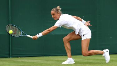 epa11449934 Arantxa Rus of the Netherlands in action during the Women's 1st round match against Yue Yuan of China at the Wimbledon Championships, Wimbledon, Britain, 01 July 2024.  EPA/TIM IRELAND  EDITORIAL USE ONLY