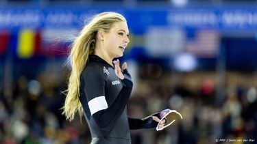 HEERENVEEN - Jutta Leerdam na haar tweede 500m race tijdens de derde dag van het olympisch kwalificatietoernooi langebaanschaatsen in Thialf. ANP SEM VAN DER WAL