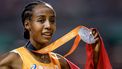 2023-08-26 21:09:05 BOEDAPEST - Sifan Hassan na het behalen van de zilveren medaille op de finale 5000m tijdens de achtste dag van de wereldkampioenschappen atletiek. ANP ROBIN VAN LONKHUIJSEN