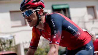 2023-08-30 11:23:59 epa10828460 British rider Geraint Thomas of Ineos Grenadiers team in action during the Vuelta a Espana 5th stage, a 185.7km cycling race from Morella to Burriana, Spain, 30 August 2023.  EPA/Manuel Bruque
