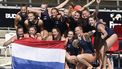 2022-07-02 15:28:20 epa10047760 Dutch players celebrate after winning the women's Water Polo bronze medal match between Italy and the Netherlands at the 19th FINA World Aquatics Championships in Hajos Alfred National Sports Swimming Pool in Budapest, Hungary, 02 July 2022.  EPA/Szilard Koszticsak HUNGARY OUT