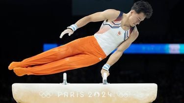 PARIJS - Loran de Munck in actie tijdens de kwalificaties bij het turnen tijdens de Olympische Spelen. De turners kunnen zich kwalificeren voor de teamfinale en individuele finales. ANP IRIS VAN DEN BROEK