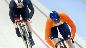 SAINT-QUENTIN-EN-YVELINES - Harrie Lavreysen tijdens de halve finale van het onderdeel sprint (m) bij het baanwielrennen in het Velodrome op de Olympische Spelen. ANP KOEN VAN WEEL