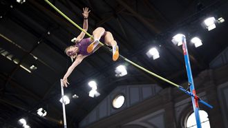 epa11584864 Alysha Newman of Canada competes during the women's pole vault event at the IAAF Diamond League Athletics meeting Weltklasse Zurich, inside Zurich's main railway station, Switzerland, 04 September 2024.  EPA/TIL BUERGY