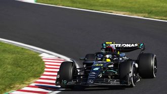 2023-09-24 14:56:49 epa10879921 British Formula One driver Lewis Hamilton of Mercedes-AMG Petronas in action during the Formula One Japanese Grand Prix at Suzuka Circuit racetrack in Suzuka, Japan, 24 September 2023.  EPA/FRANCK ROBICHON