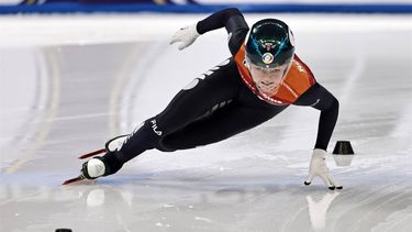 epa11963130 Xandra Welzeboer of Netherlands in action in the Women 500m Heats at the ISU World Short Track Championships 2025 in Beijing, China, 14 March 2025.  EPA/ANDRES MARTINEZ CASARES