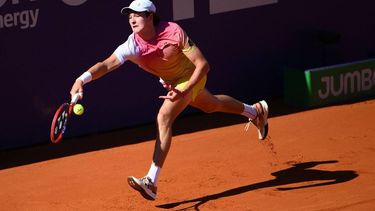 Brazil's Joao Fonseca returns the ball to Argentina's Francisco Cerundulo during their final tennis match of the ATP 250 Argentina Open in Buenos Aires on February 16, 2025. 
Luis ROBAYO / AFP
