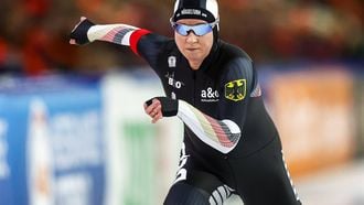 HEERENVEEN - Claudia Pechstein (GER) tijdens de 5000 meter voor vrouwen op de ISU WK Afstanden schaatsen in Thialf. ANP VINCENT JANNINK