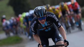 Team DSM's Dutch rider Nils Eekhoff competes during the 3rd stage of the 80th Paris - Nice cycling race, 190,8 km between Vierzon and Dun-le-Palestel, on March 8, 2022. 
FRANCK FIFE / AFP