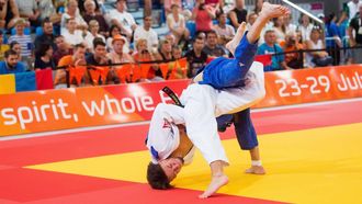 epa06108482 Daniel Rabbit of Great Britain (white) and Emiel Jaring of The Netherlands compete in the preliminary round of boys' judo 55kg weight category of the 14th European Youth Olympic Festival (EYOF) in Gyor, 120 kms west of Budapest, Hungary, 25 July 2017.  EPA/Zoltan Balogh HUNGARY OUT