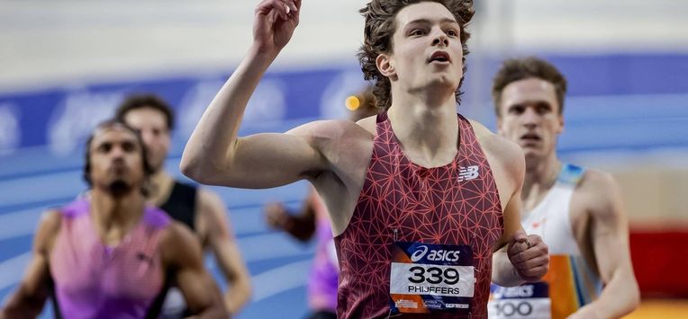 APELDOORN - Jonas Phijffers in actie tijdens de finale van de 400 meter op de tweede en laatste dag van het NK atletiek indoor. ROBIN VAN LONKHUIJSEN / ANP