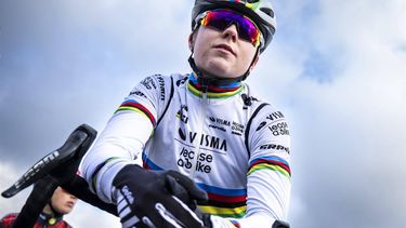 Dutch Fem Van Empel looks prior to the start of the women's elite race at the Vlaamse Duinencross cycling event, stage 6 (out of 8) of the X2O Trofee cyclocross competition, in Koksijde, Belgium, on January 3, 2025.  
DAVID PINTENS / Belga / AFP