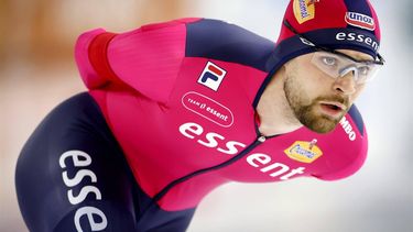 HEERENVEEN - Chris Huizinga in actie op de 10.000 meter voor mannen tijdens de slotdag van het NK afstanden in Thialf. Voor de Nederlandse rijders en rijdsters is dit toernooi een belangrijke tussenstop onderweg naar het WK afstanden in Hamar. ANP SEM VAN DER WAL