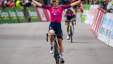 2023-09-16 13:30:06 epa10863734 The winner of the stage Demi Vollering from Netherlands of team SD Worx celebrates as she crosses the finish line during the second stage, a 110,8 km race between Romont and Torgon at the women's Tour de Romandie Feminin UCI World Tour cycling race in Torgon, Switzerland, 16 September 2023.  EPA/JEAN-CHRISTOPHE BOTT