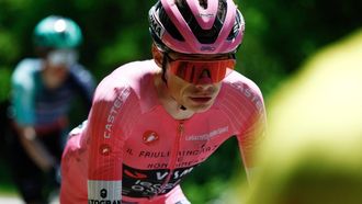 Team Visma Lease a Bike Danish rider Jonas Vingegaard wearing the overall leader's pink jersey rides during the 20th stage of the Giro d'Italia 2026 - Tour of Italy cycling race between Gemona del Friuli and Piancavallo, Italy, on May 30, 2026. 
Luca Bettini / AFP