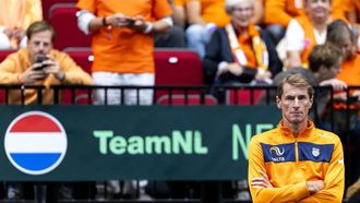 GRONINGEN - Captain Paul Haarhuis op de eerste dag tijdens de tweede kwalificatieronde voor de Davis Cup Finals van Nederland tegen Argentinië in Martiniplaza. ANP SANDER KONING