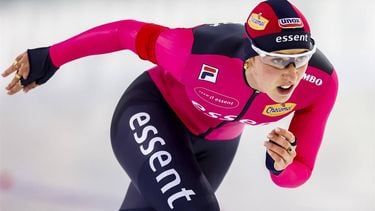 HEERENVEEN - Suzanne Schulting tijdens de 500 meter op de tweede dag van het World Cup kwalificatietoernooi schaatsen in Thialf. ANP VINCENT JANNINK