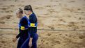 MUNCHEN - Raisa Schoon (l) en Katja Stam tijdens de bronzen medaille wedstrijd beachvolleybal voor dames op de tiende dag van het Multi-EK. De Duitse stad Munchen huisvest in 2022 een gecombineerd EK van diverse sporten. ANP IRIS VAN DEN BROEK