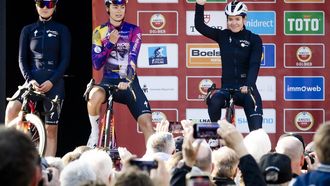 MAASTRICHT - Anna van der Breggen (Nederland, R) van Team SD Worx - Protime voorafgaand aan de start van de Amstel Gold Race 2025 in Maastricht. ANP VINCENT JANNINK