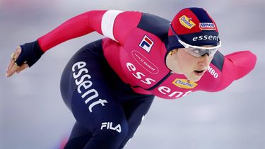 HEERENVEEN - Suzanne Schulting in actie op de 1000 meter voor vrouwen tijdens de slotdag van het NK afstanden in Thialf. Voor de Nederlandse rijders en rijdsters is dit toernooi een belangrijke tussenstop onderweg naar het WK afstanden in Hamar. ANP SEM VAN DER WAL