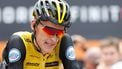 CERVINIA - Robert Gesink komt over de finish van de twintigste etappe van de Ronde van Italie tussen Susa en Cervinia over een afstand van 214 km. ANP BAS CZERWINSKI