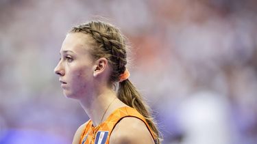 PARIJS - Nederlandse atleet Femke Bol na de valse start van de halve finale op de 400 meter horden tijdens de Olympische Spelen. ANP ROBIN VAN LONKHUIJSEN