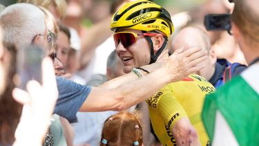 NIJMEGEN - Wilco Kelderman komt over de finish tijdens de wegrace (m) op het NK wielrennen, dat plaatsvindt tijdens de Omloop der Zevenheuvelen. Naast de wedstrijden wordt ook een toertocht georganiseerd, waarvoor iedereen zich kan inschrijven. IRIS VAN DEN BROEK / ANP