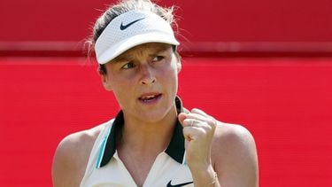 epa12173318 Germany’s Tatjana Maria celebrates a point during her women's singles quarterfinals match against Kazakhstan’s Elena Rybakina at the Queen's Club Championships tennis tournament in London, Britain, 13 June 2025.  EPA/ANDY RAIN